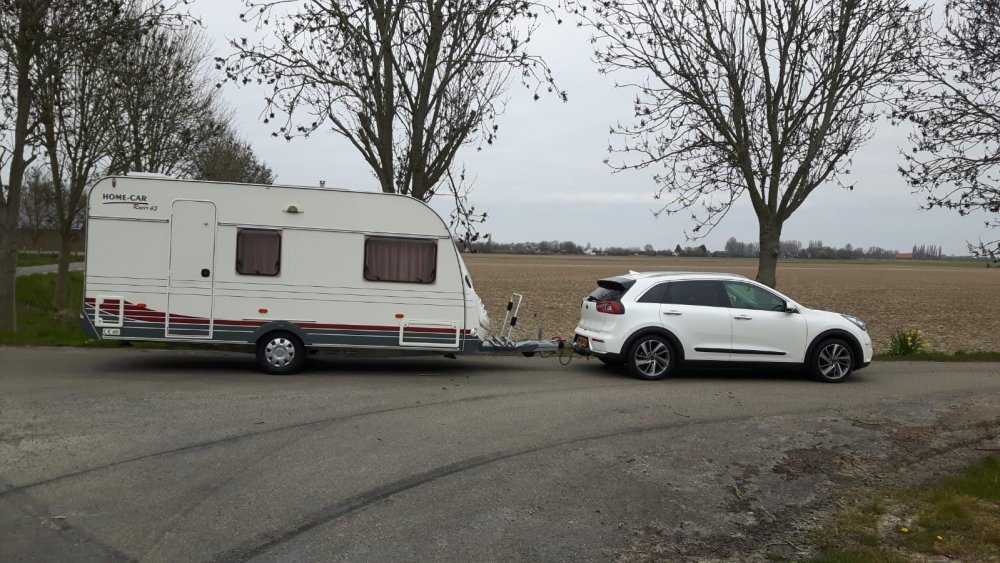 caravan-auto.thumb.jpg.d60f9f1f28f622d6b5a50ae0c8a06b8a.jpg