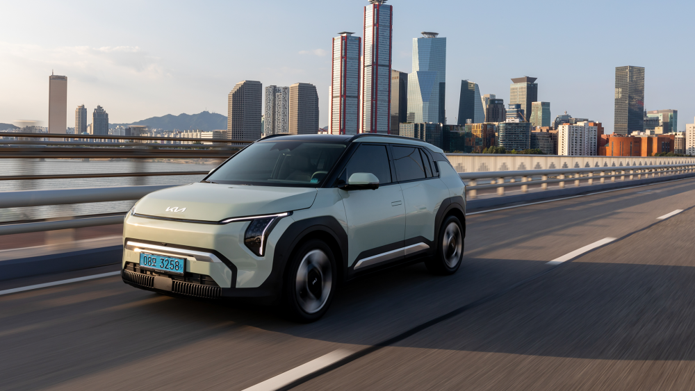 kia-ev3-top-three-finalist-2025-WCA-digital-1920x1080.png