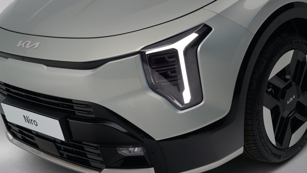 kia_niro_ivory_silver_static_digital_1920x1080-009.jpg