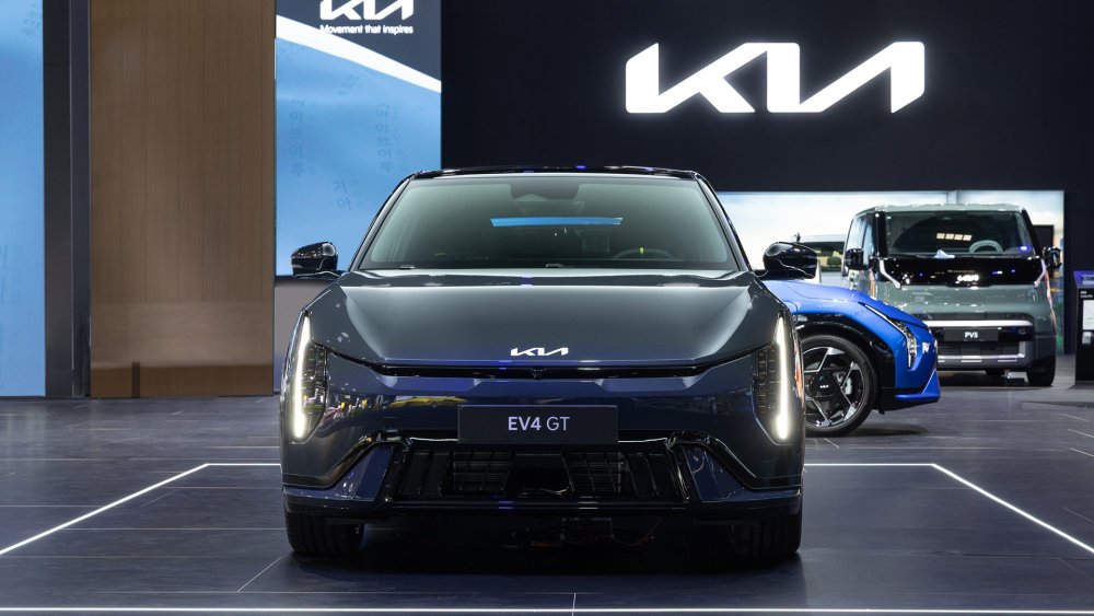 kia-ev4-gt-penta-metal-motorshow-static-digital-1920x1980-01.jpg