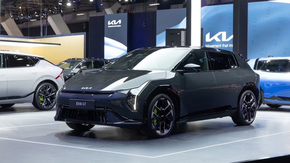kia-ev4-gt-penta-metal-motorshow-static-digital-1920x1980-02.jpg